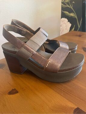 NIB- OTBT Platform Indio Slingback Sandal - Metallic, brown/pewter